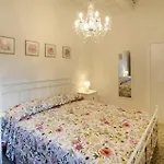 Vakantiehuis Gorgeous In Palazzetto Nese Vicolo Rancolfo