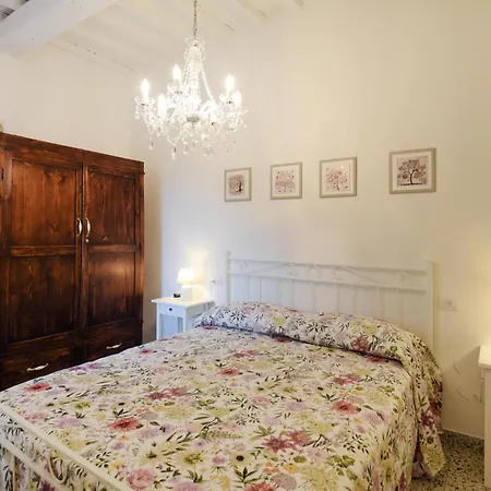 Gorgeous In Palazzetto Nese