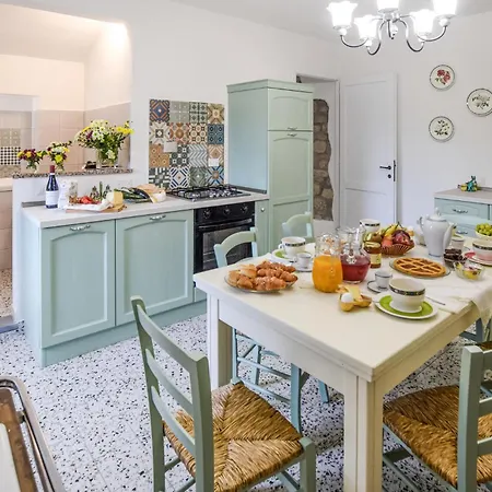 Gorgeous In Palazzetto Nese