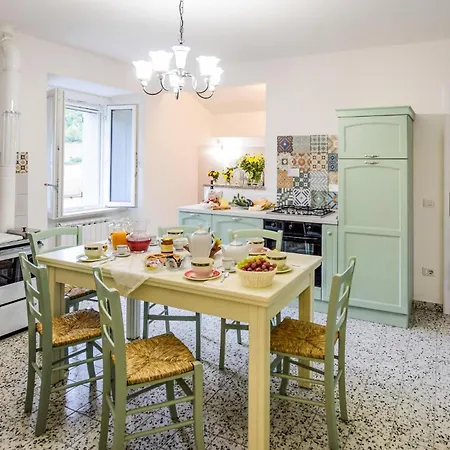 Holiday home Gorgeous In Palazzetto Nese Ascagnano
