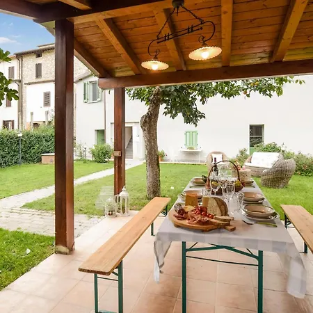 Gorgeous In Palazzetto Nese Vakantiehuis