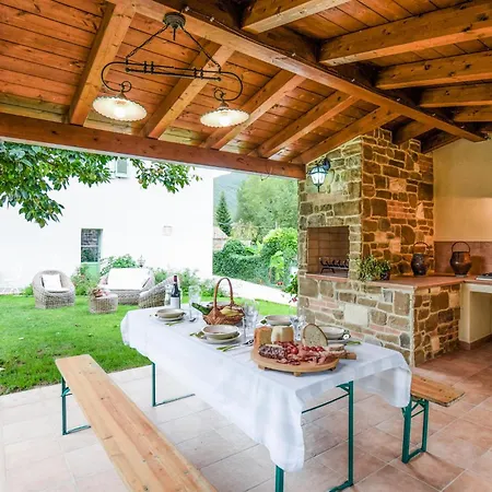 Gorgeous In Palazzetto Nese *